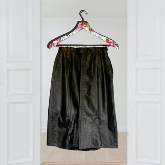 Martani Dresses & Skirts - Martani Long Leather Skirt Pleated Detail Women’s Size 18